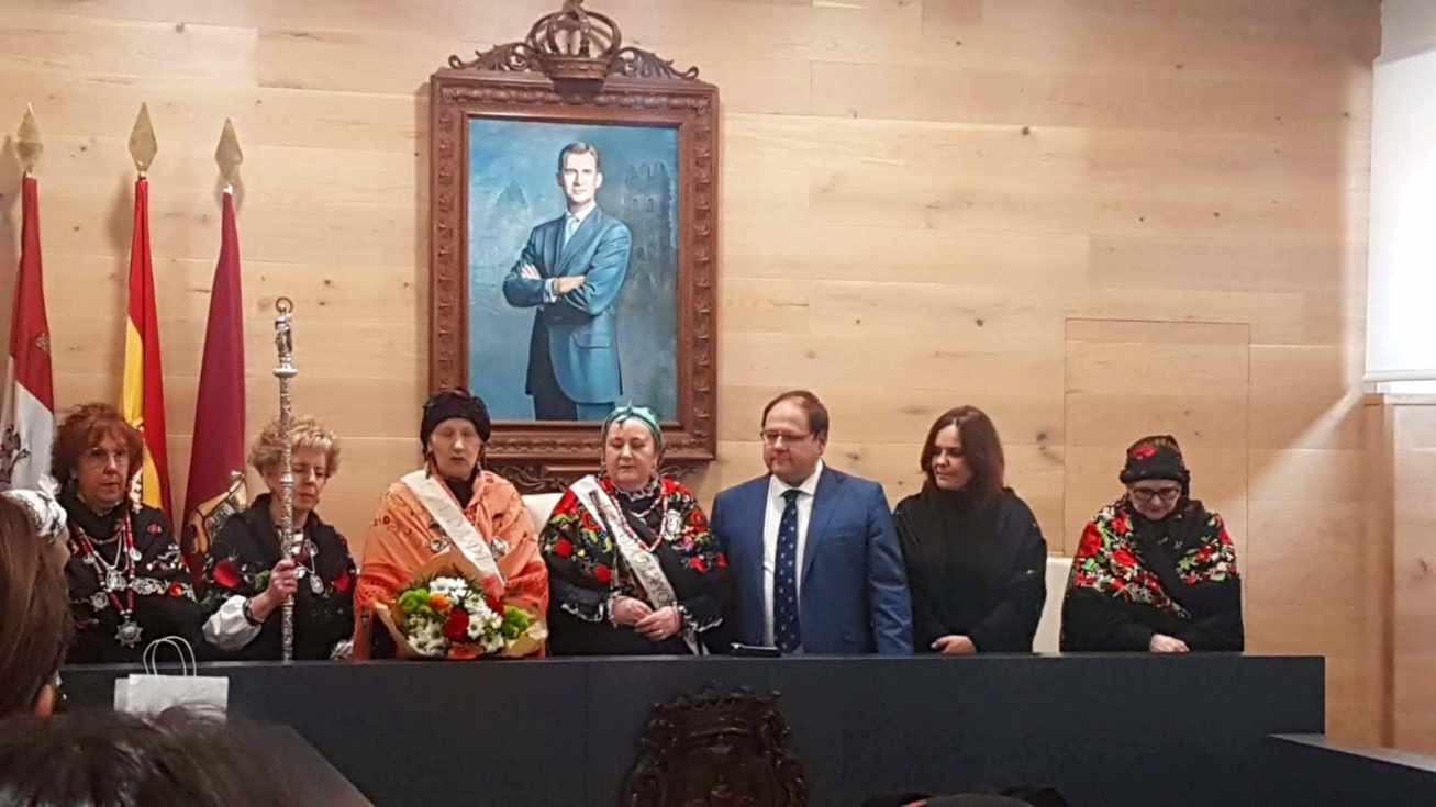 LA COFRADÍA PENITENCIAL DE LAS ÁGUEDAS HONRA A SU PATRONA