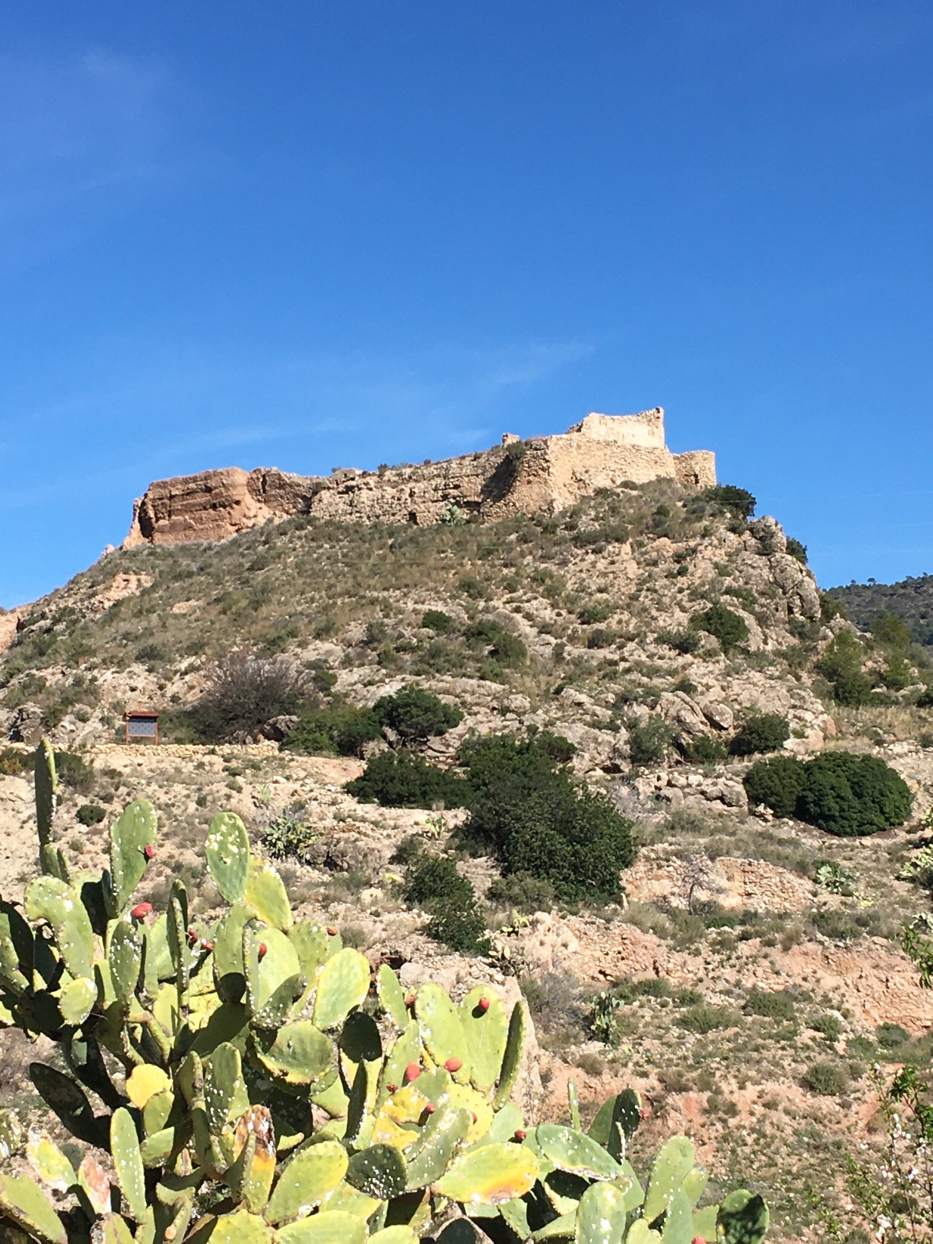 RUTAS POR LA SERRANÍA VALENCIANA. DE CASINOS AL VIEJO DOMEÑO