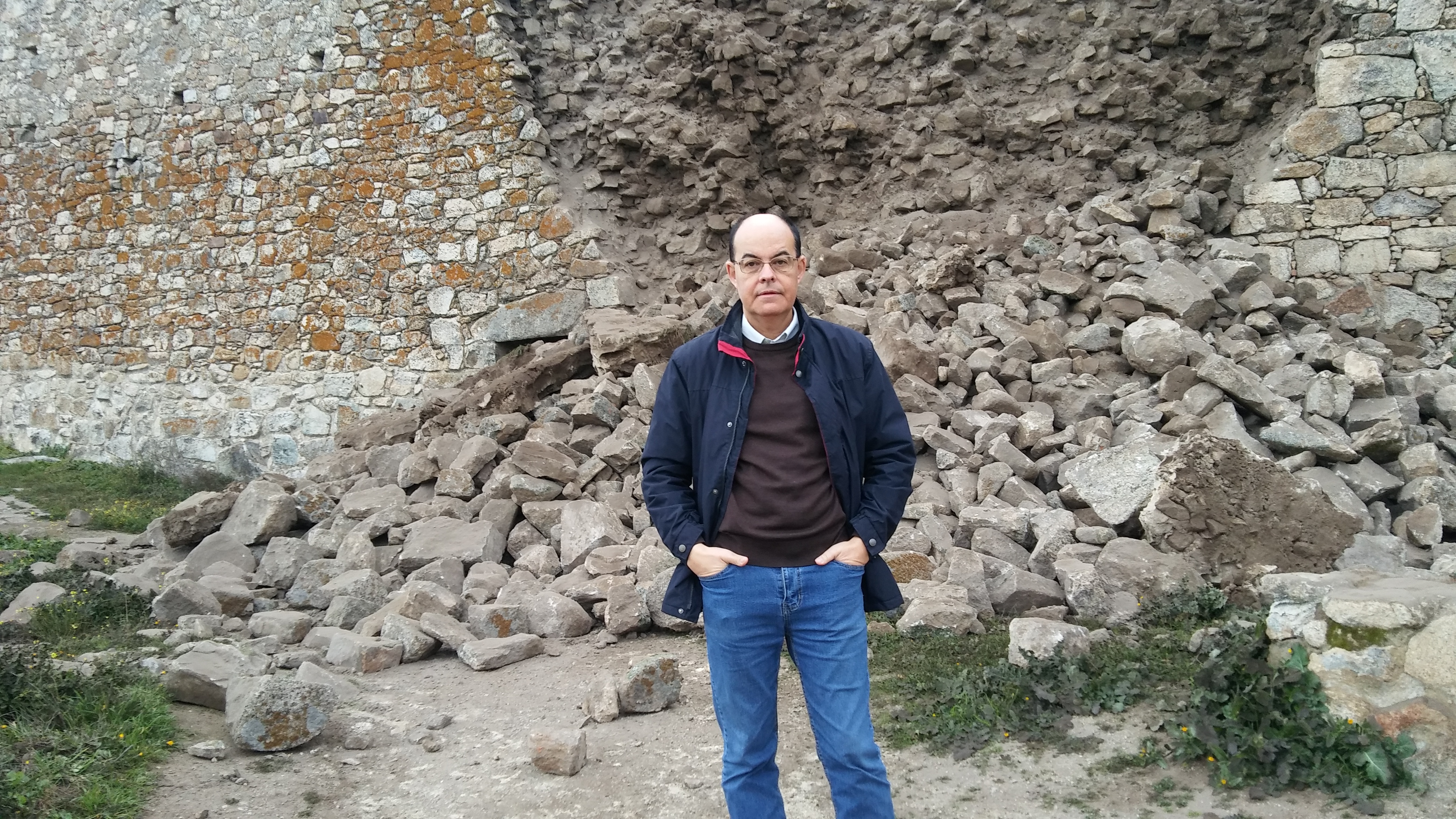 DERRUMBE PARCIAL DE LA MURALLA DEL ESPOLÓN DE TRUJILLO (CÁCERES)