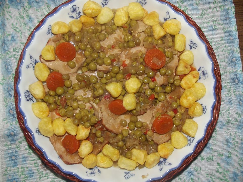 CARNE ASADA Y GUARNICIÓN DE «COSUQUES»