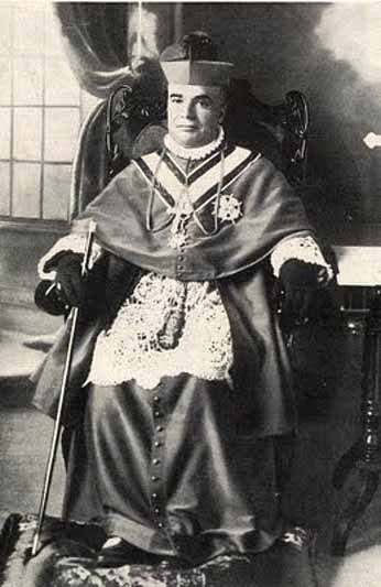 VISITA PASTORAL DEL OBISPO DE BADAJOZ, ADOLFO PÉREZ MUÑOZ, 20/II/1915, A LOBÓN