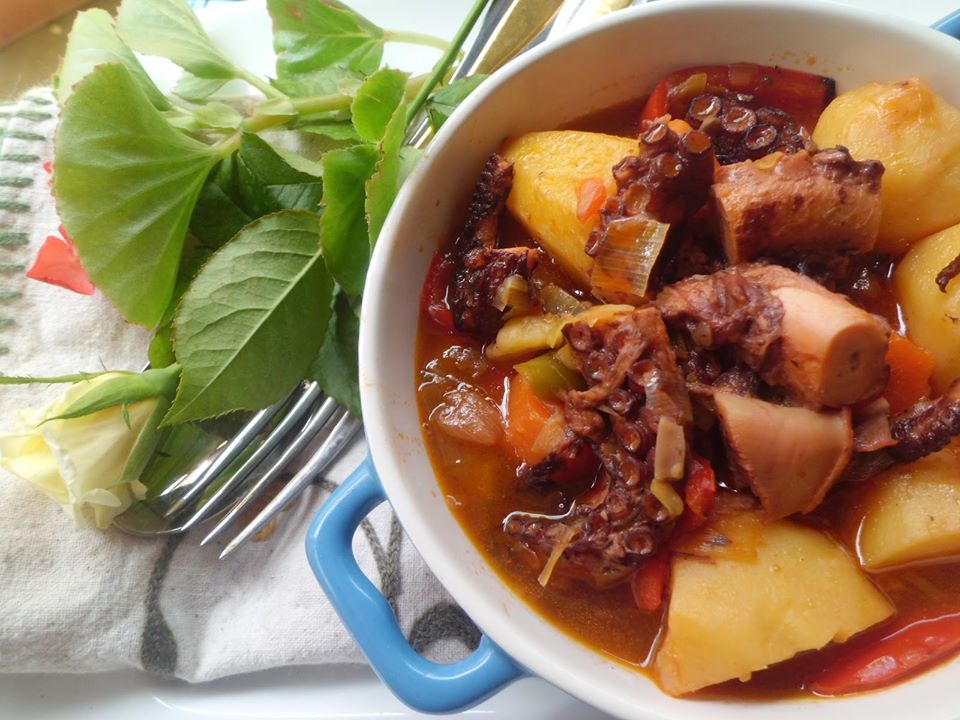 PULPU (DE ACÁ O DE ACULLÁ) CON PATATINES EN EL PEREGRINAR CARAVIENSE