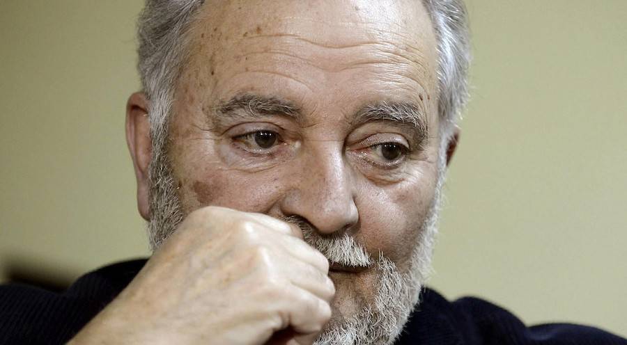 JULIO ANGUITA, CALIFA QUE TE HAS IDO A LOS CIELOS