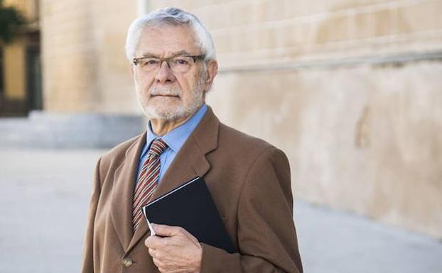 EL CRONISTA OFICIAL ALBERTO GONZÁLEZ PONE AL DÍA SU ‘HISTORIA DE BADAJOZ’