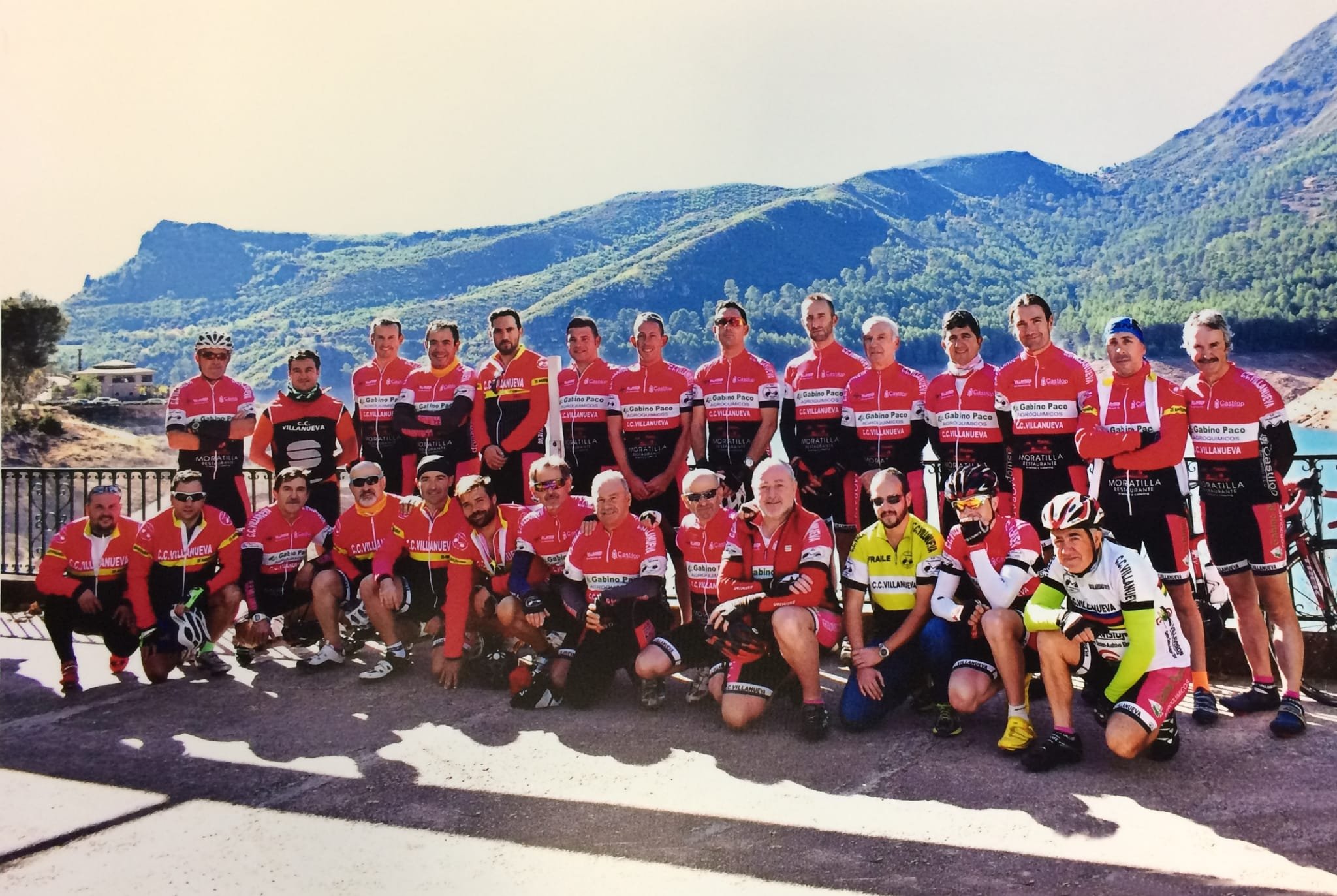 EL CLUB CICLOTURISTA VILLANUEVA, TODA UNA VIDA PEDALEANDO. FUNDADO EN 1992