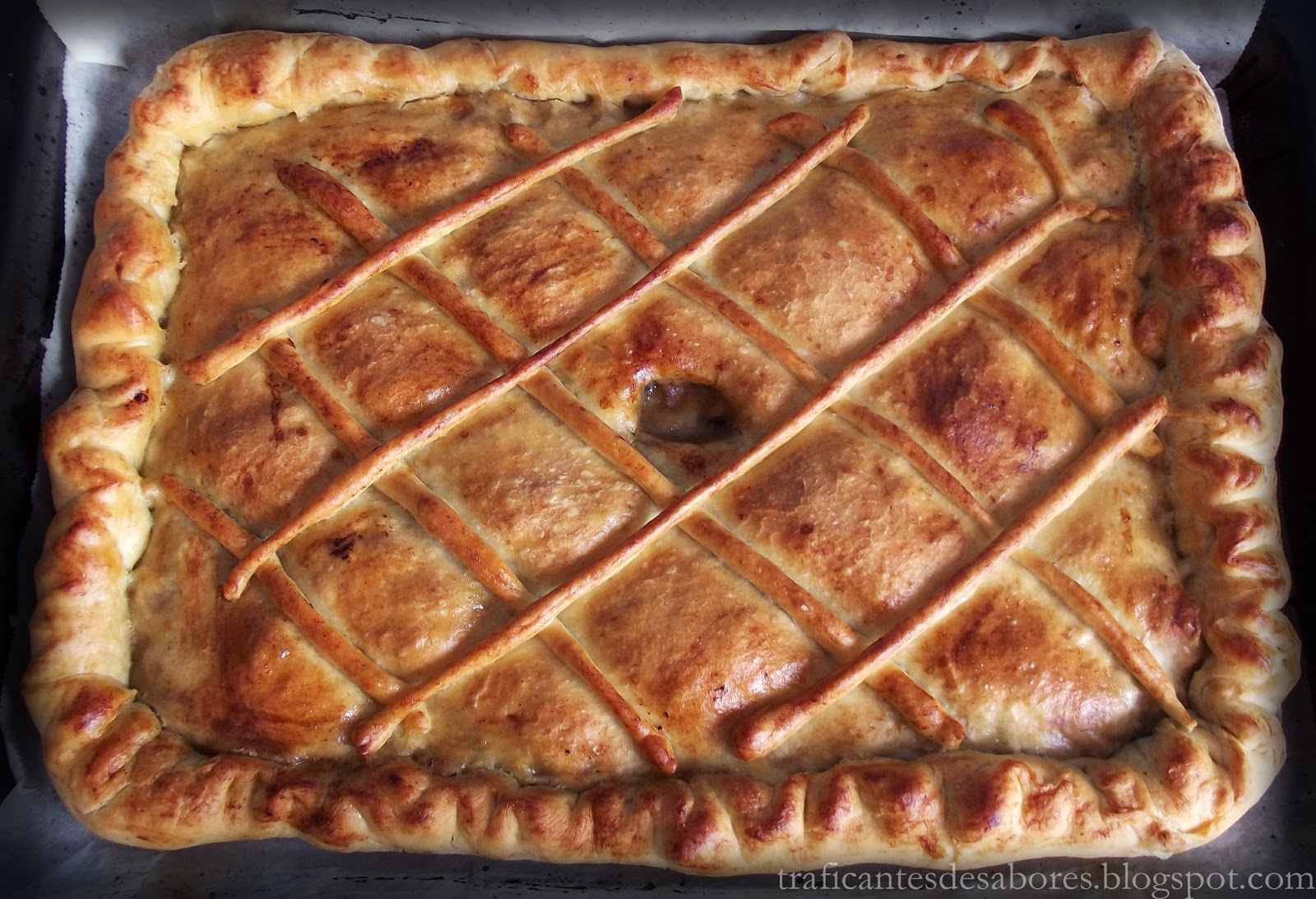 LA EMPANADA DE BONITO EN CASA CARLOS (CARAVIA) PARA LA JIRA DE COLUNGA