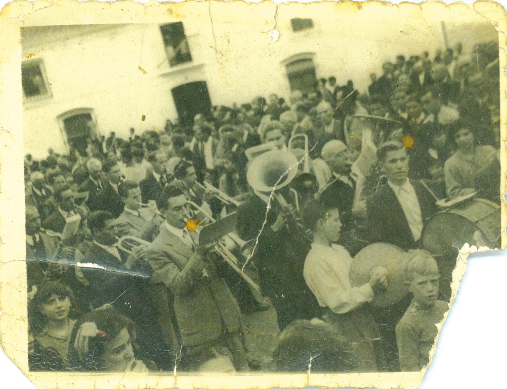 CUANDO NO HABÍA CORONAVIRUS. AÑOS DE LA POSGUERRA: “A PESAR DE LA ESCASEZ DEL PRESENTE AÑO SE HA RESUELTO ORDENAR COMIENCE LA FERIA EN LOS DÍAS FIJADOS PARA SU CELEBRACIÓN”