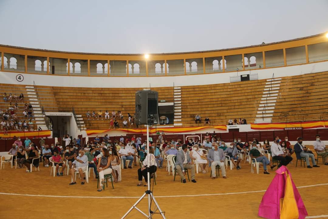 EL HIMNO Y TOROS EN EL CENTENARIO DE VILLANUEVA DEL ARZOBISPO COMO CIUDAD