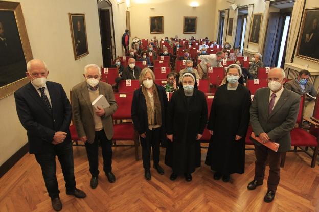 ISABEL TORRENTE: «LA HISTORIA DE LAS PELAYAS ES LA DE UN SEÑORÍO GOBERNADO POR MUJERES» • LA HISTORIADORA PRESENTA EN EL RIDEA EL LIBRO «MÁS HUMANO» SOBRE LA VIDA EN EL MONASTERIO DE SAN PELAYO DE OVIEDO