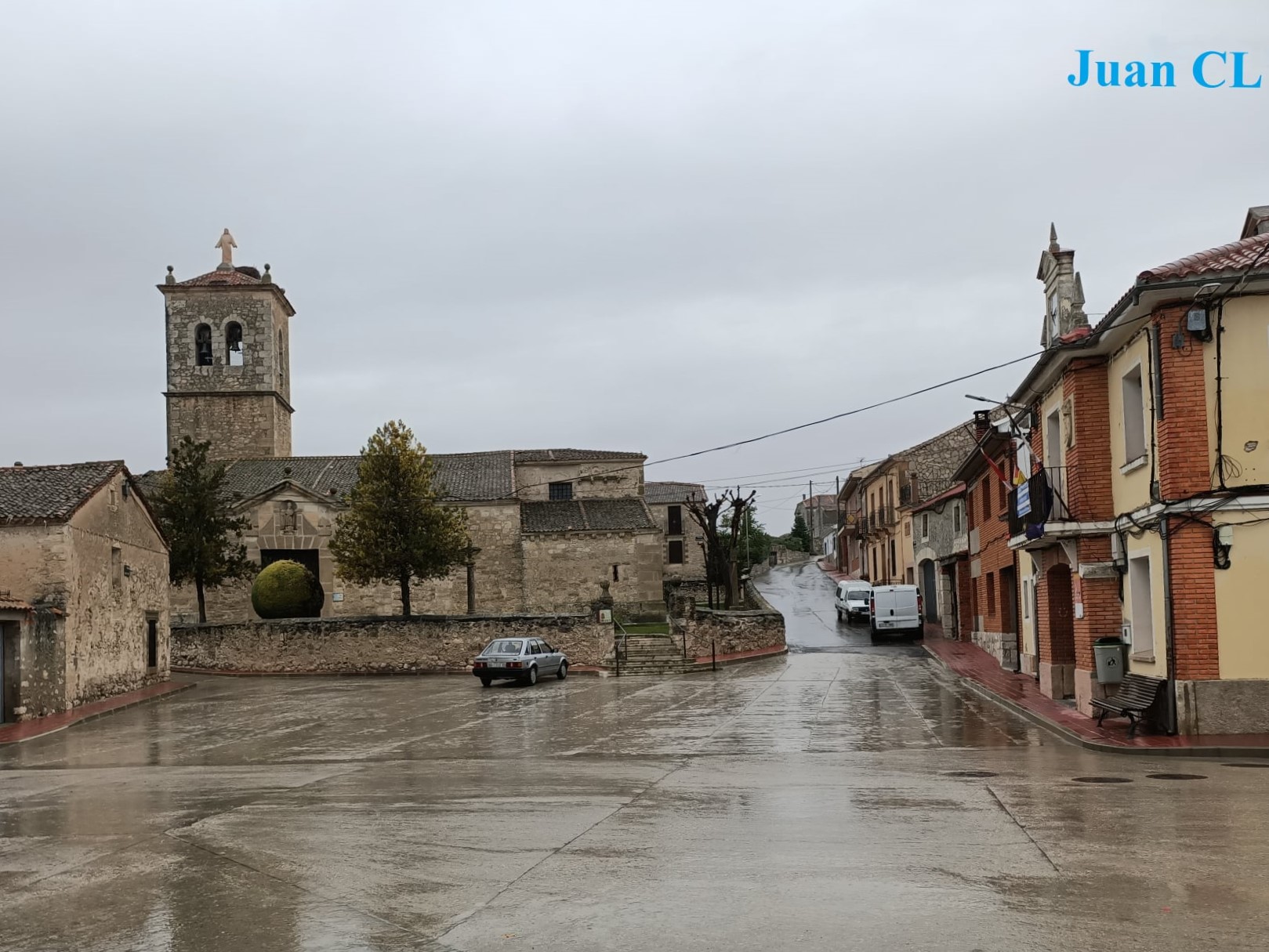 SALUDO FUENTEPIÑELANO 2513. EL AGUA QUE EN EL OTOÑO CORRE, ES LA QUE TE SACA DE POBRE