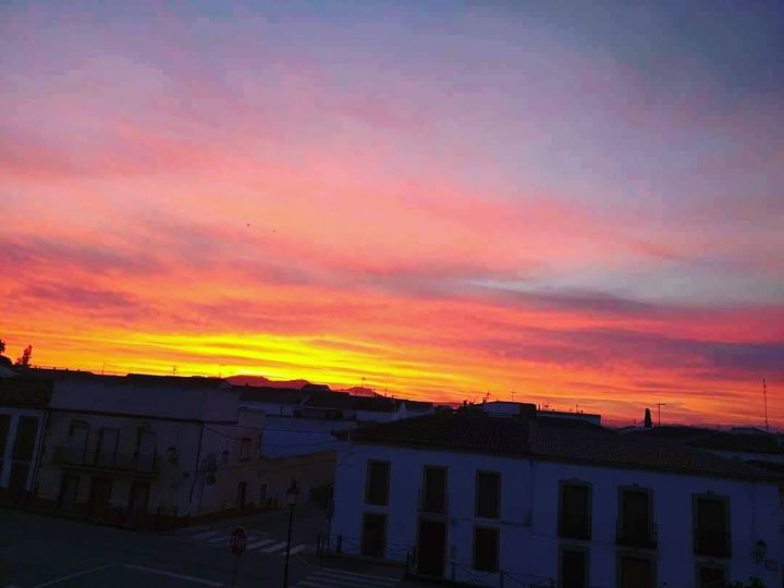 AMANECER EN GUARROMAN (JAÉN)