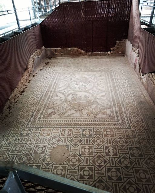 MOSAICO DE LOS AMORES DE LA CIUDAD DE CÁSTULO