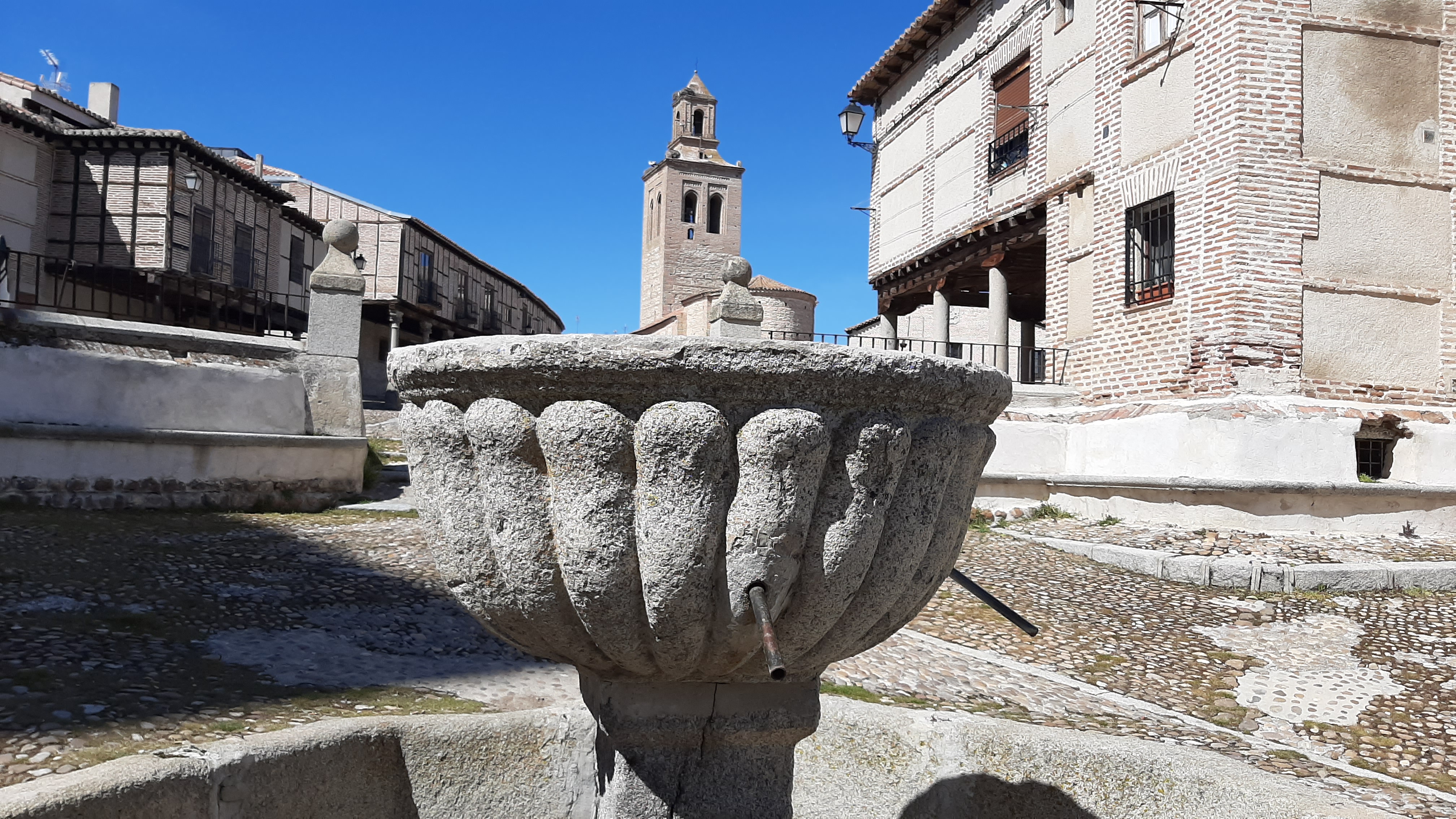 DESDE MI TORRE MUDÉJAR 749 – LA FUENTE DE MI PLAZA,DE NUEVO SIN AGUA