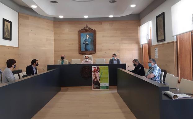 LA BAÑEZA (LEÓN) CELEBRA EL II CURSO DE VERANO DE LA UNIVERSIDAD, CENTRADO EN LOS DIFERENTES GÉNEROS DE LA OBRA DE ANTONIO COLINAS