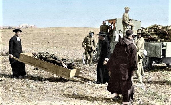 UN AVIÓN POR SUSCRIPCIÓN POPULAR, EL LEÓN Y LA COLUMNA