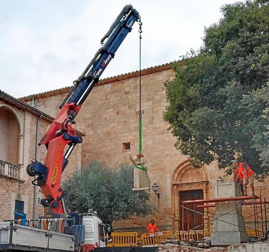 EL MONUMENTO A SOR FRANCINAINA, TRALADADO POR LA REFORMA DE LA PLAZA DE SENCELLES