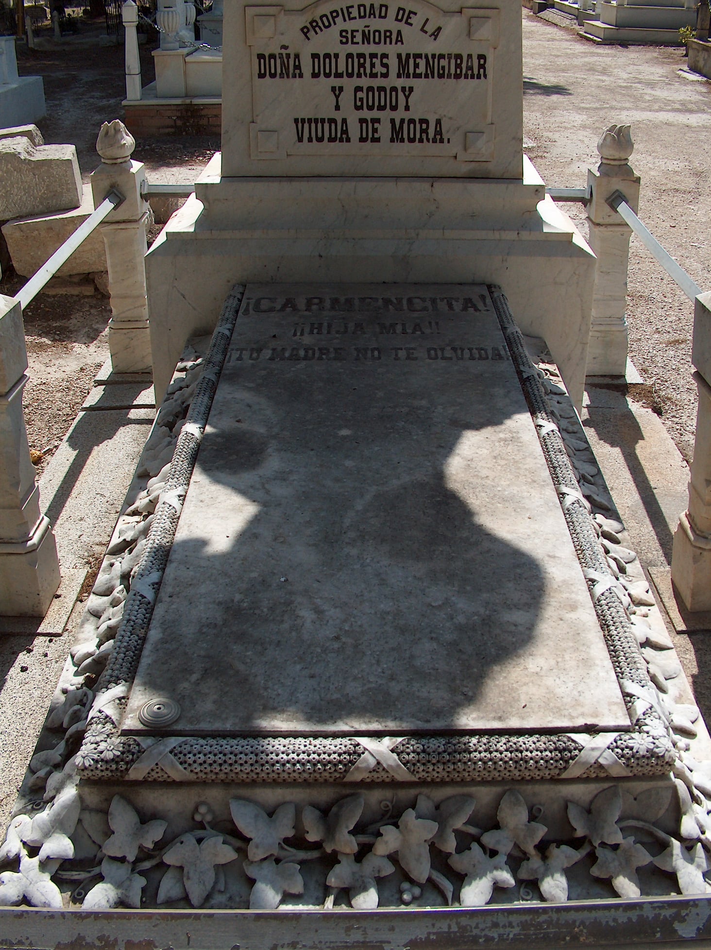 ¿QUIÉN FUE LA POPULAR CARMENCITA DEL CEMENTERIO DE JÓDAR?