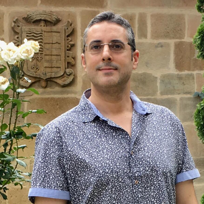 HILARIO JIMÉNEZ PRESENTA ‘FRAGILIDADES’ EN EL AULA DE LA PALABRA DE CÁCERES