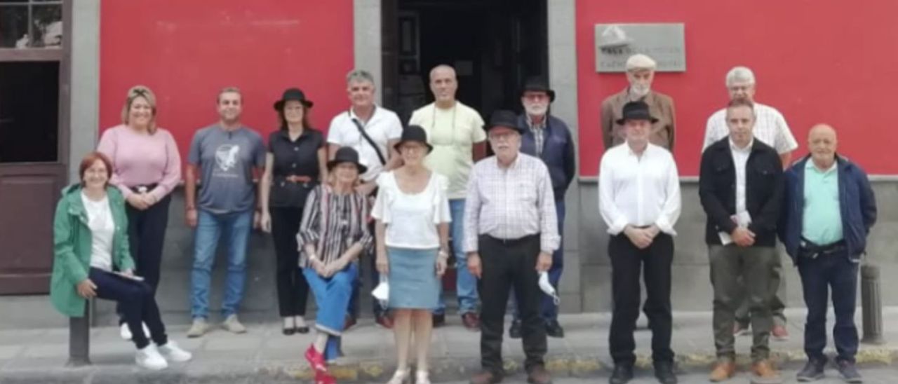 VÍNCULO HISTÓRICO COMÚN EN LA TRADICIÓN DE LOS COCHINEROS