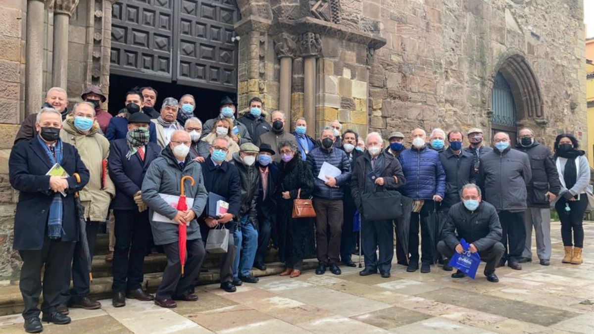 LOS CRONISTAS LOCALES DE ESPAÑA SE EMPAPAN DE HISTORIA AVILESINA