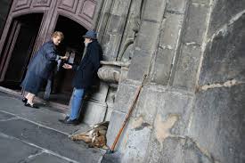 HABLO DE MENDICANTES, NO DE NOVELISTAS.