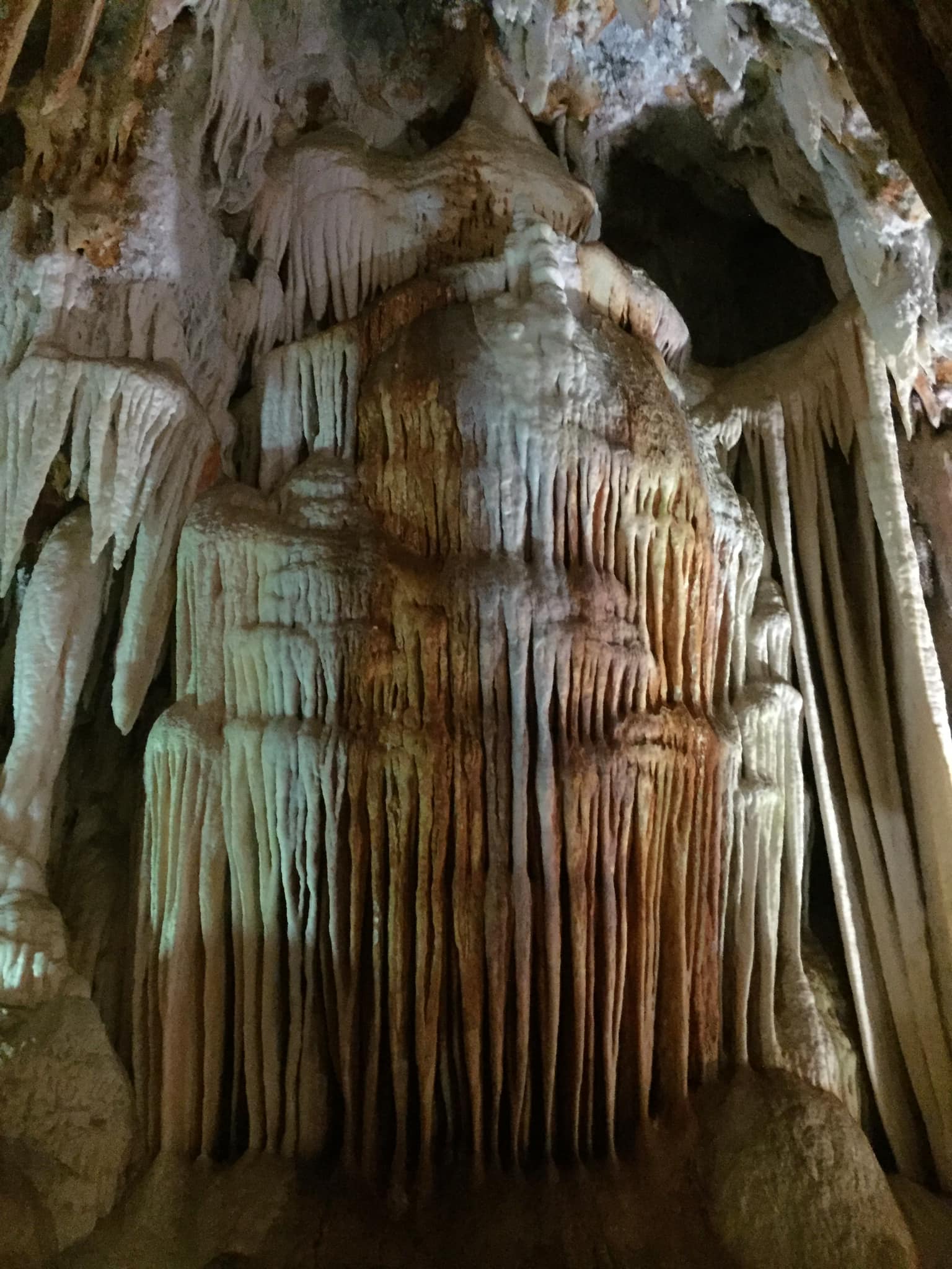 LAS CUEVAS DEL ÁGUILA EN ARENAS DE SAN PEDRO (ÁVILA)