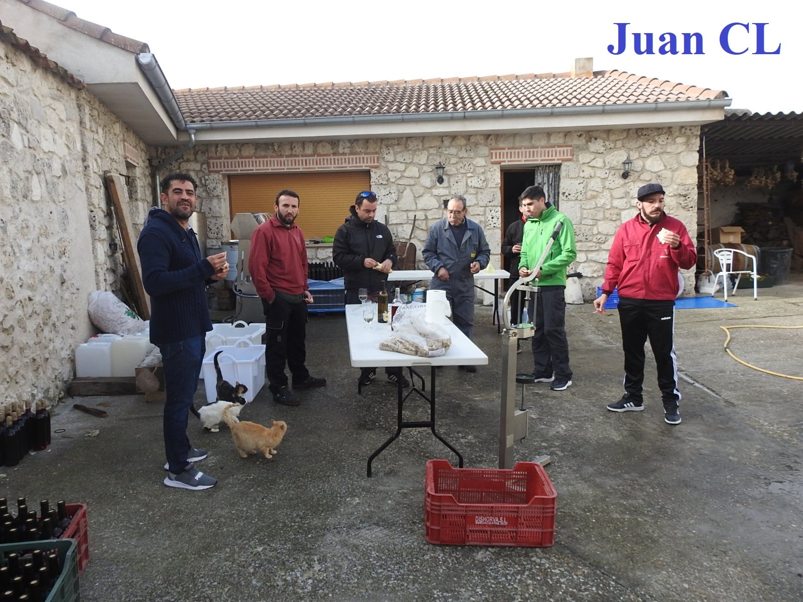 SALUDO FUENTEPIÑELANO 2914 – EMBOTELLAR LA COSECHA