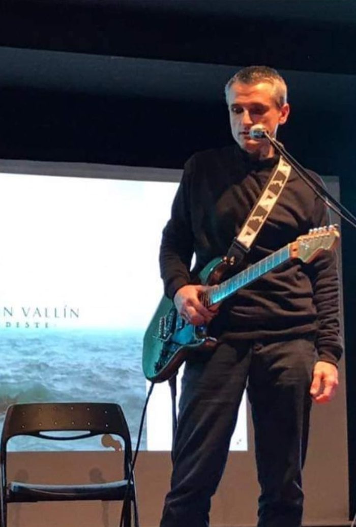 LES HISTORIES DE FIDALGO – ! QUÉ DÍA EL DE AYER! EN CANGAS DE ONIS, FABADA Y HUEVOS FRITOS ; EN COLUNGA, EMOCIONANTE CONCIERTO DE GUITARRA.