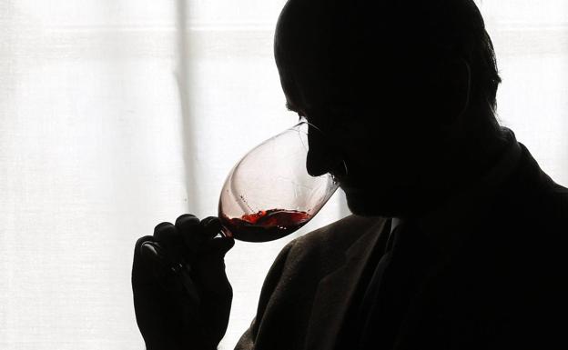 EL LEÓN Y LA COLUMNA – MOJONES