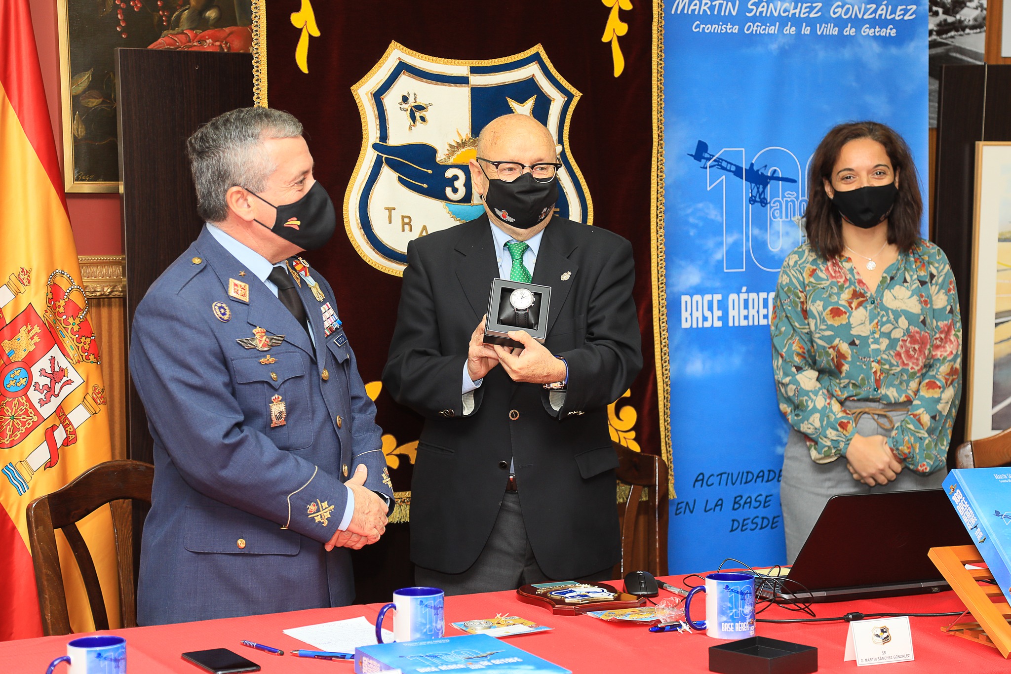 EL MINISTERIO DE DEFENSA CONCEDE LA GRAN CRUZ DEL MÉRITO AERONÁUTICO CON DISTINTIVO BLANCO PARA EL CRONISTA DE GETAFE