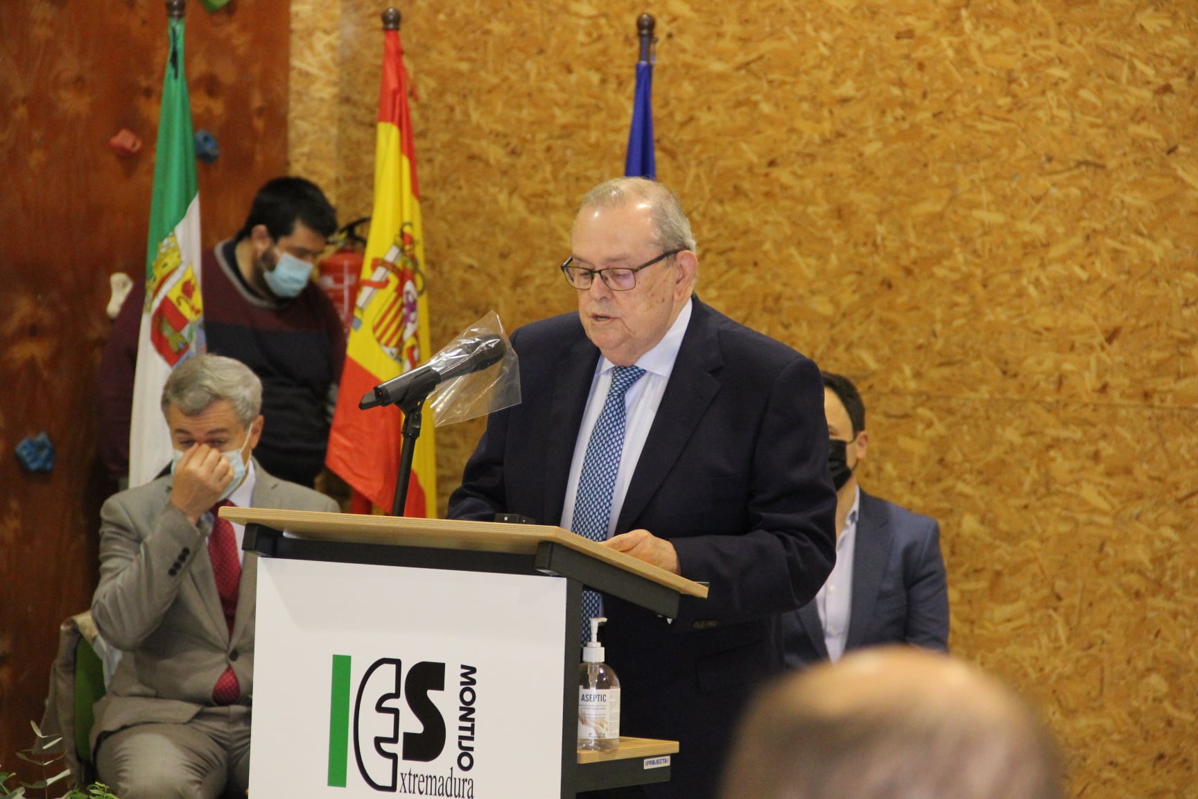 APADRINAMIENTO DE EDIFICIOS EN EL IES EXTREMADURA DE MONTIJO
