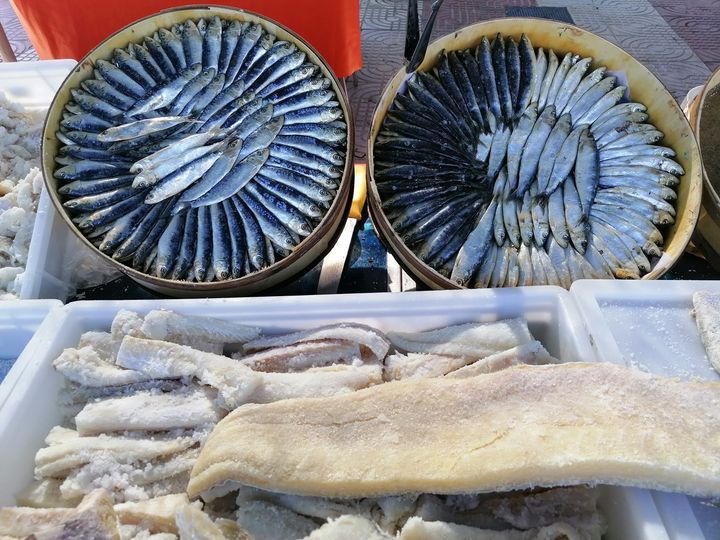 ULTRAMARINOS Y SALAZONES