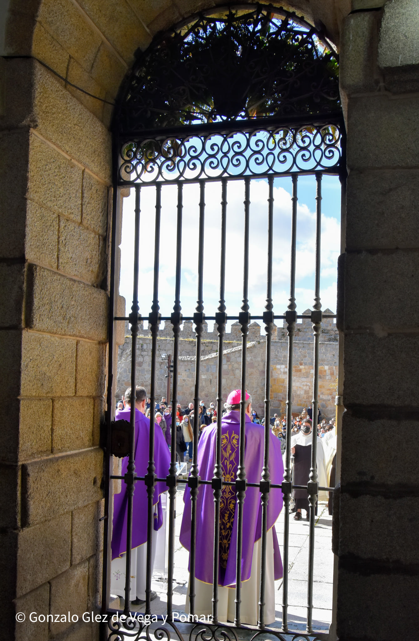 APERTURA PUERTA Y SANTA MISA