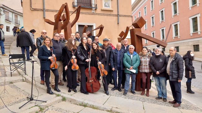 SENTIDO RECUERDO A LOS TURBOS FALLECIDOS POR PARTE DEL GRUPO TURBAS CUENCA