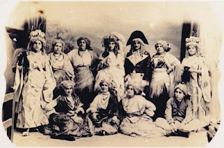 UN LONGO RONSEL DE RONDALLAS ANTROIDEIRAS (1889-1936)