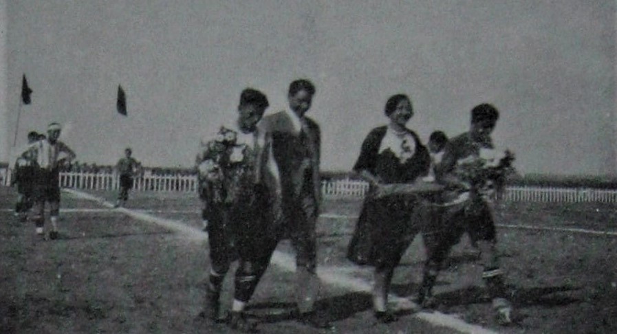 CLARA CAÑIZARES MADRINA DE LA INAUGURACIÓN DEL PRIMER CAMPO DE FÚTBOL DEL SANTI PETRI EN 1933