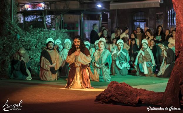 VALDEPEÑAS VIVE LOS PASOS DE SEMANA SANTA