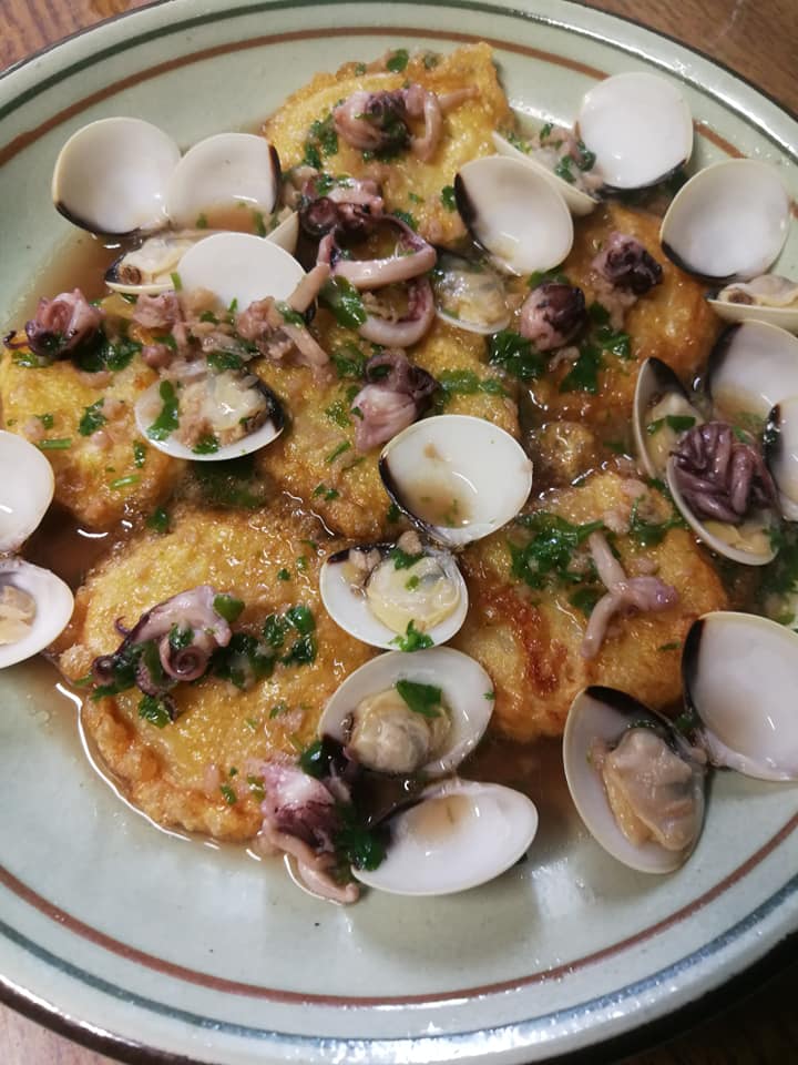 LES HISTORIES DE FIDALGO- PATATES A LA IMPORTANCIA EN SALSA VERDE PA CELEBRAR SAN ISIDRO, EN LLUCES.