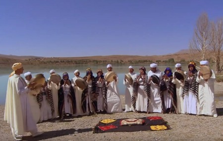 COMPARACIÓN DE HÁBITOS  BEREBERES (5) – MÚSICA