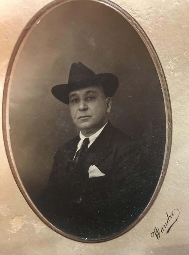 A PROPÓSITO DE LOS NOMBRES DE LAS CALLES: DE CANÓNIGO MUDARRA, A DEÁN MUDARRA Y PROLONGACIÓN DEÁN MUDARRA