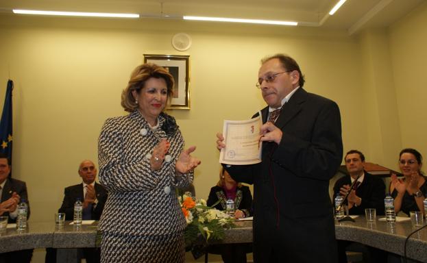 DIONISIO MARTÍN: «ALGUNOS DE MIS AÑOS MÁS FELICES LOS HE VIVIDO EN CAMPANARIO»