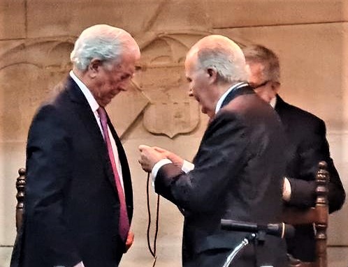 LA REAL ACADEMIA DE CULTURA VALENCIANA NOMBRA ACADEMICO A MARIO VARGAS LLOSA