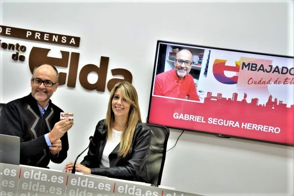 LA PRIMERA CATEDRÁTICA DE ELDA (ALICANTE)