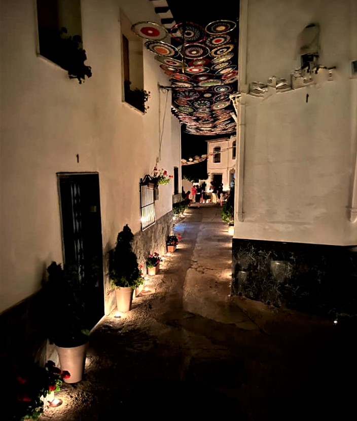 A LA LUZ DE LAS VELAS EN FRAILES (JAÉN)
