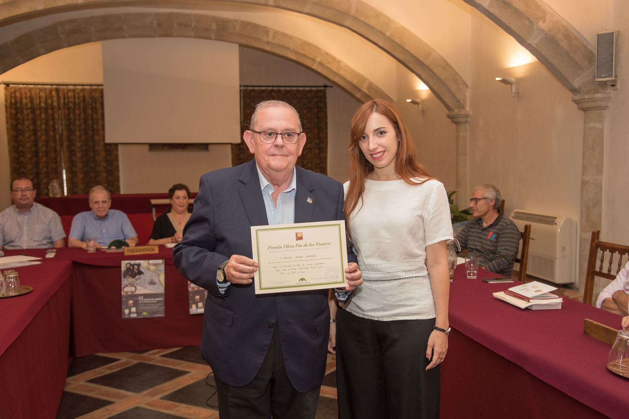 CIENFUEGOS RECIBE EL PREMIO “FUNDACIÓN OBRA PÍA DE LOS PIZARRO”, EN LOS 51 COLOQUIOS HISTÓRICOS DE EXTREMADURA DE TRUJILLO