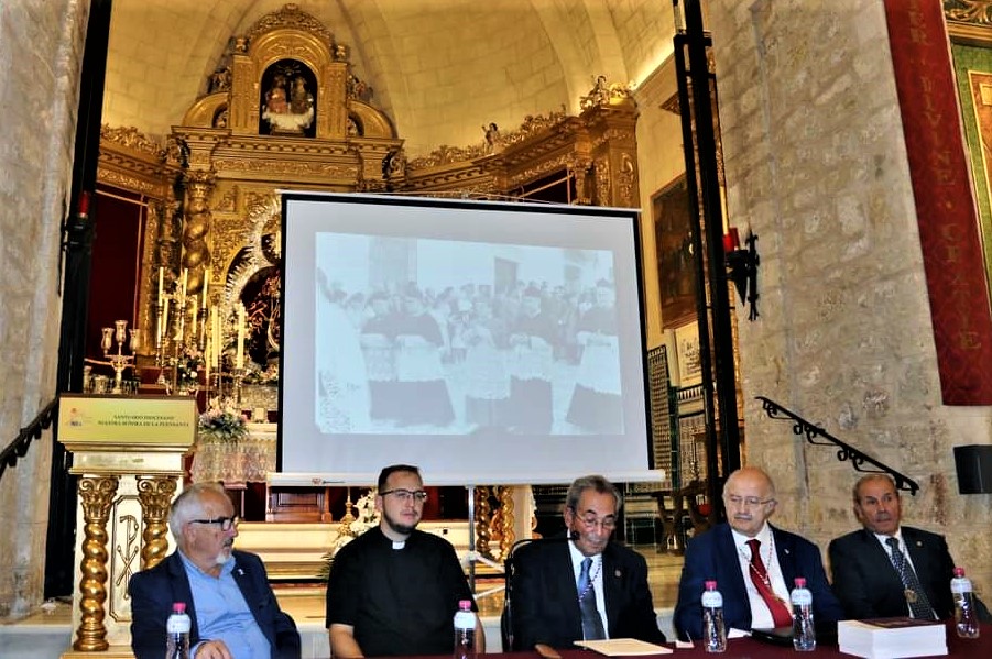 LA CORONACIÓN CANÓNICA PONTIFICIA DE LA VIRGEN DE LA FUENSANTA: PATRONA DE LAS CUATRO VILLAS EN EL AÑO 1956