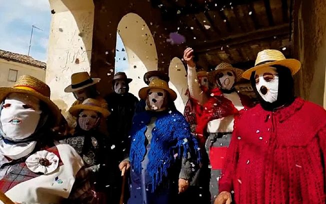 DE LAS BAMBALINAS A BOTARGA: EL TESÓN DE LAS GUADALAJAREÑAS POR HACERSE HUECO EN UNA TRADICIÓN ANCESTRAL SOLO DE HOMBRES