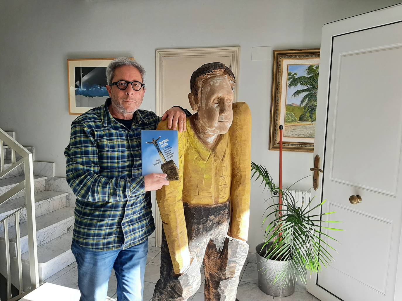 130 CUMBRES Y UN LIBRO DE MONTAÑA «POR TODO LO ALTO»