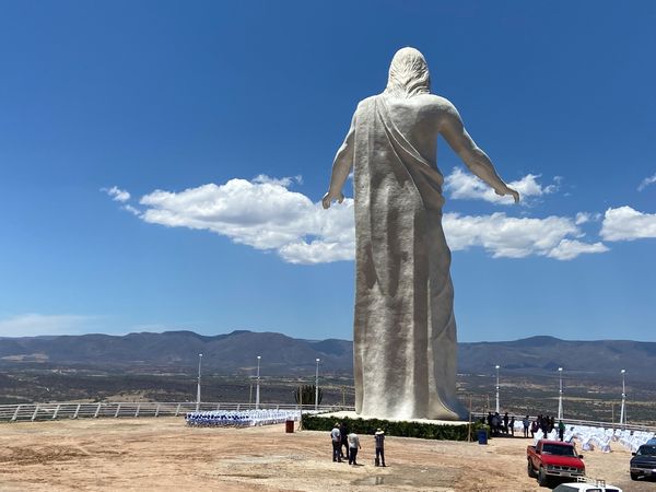 BENDICEN E INAUGURAN “EL CRISTO DE LA PAZ” EN TABASCO, ZACACATECAS (MÉXICO)