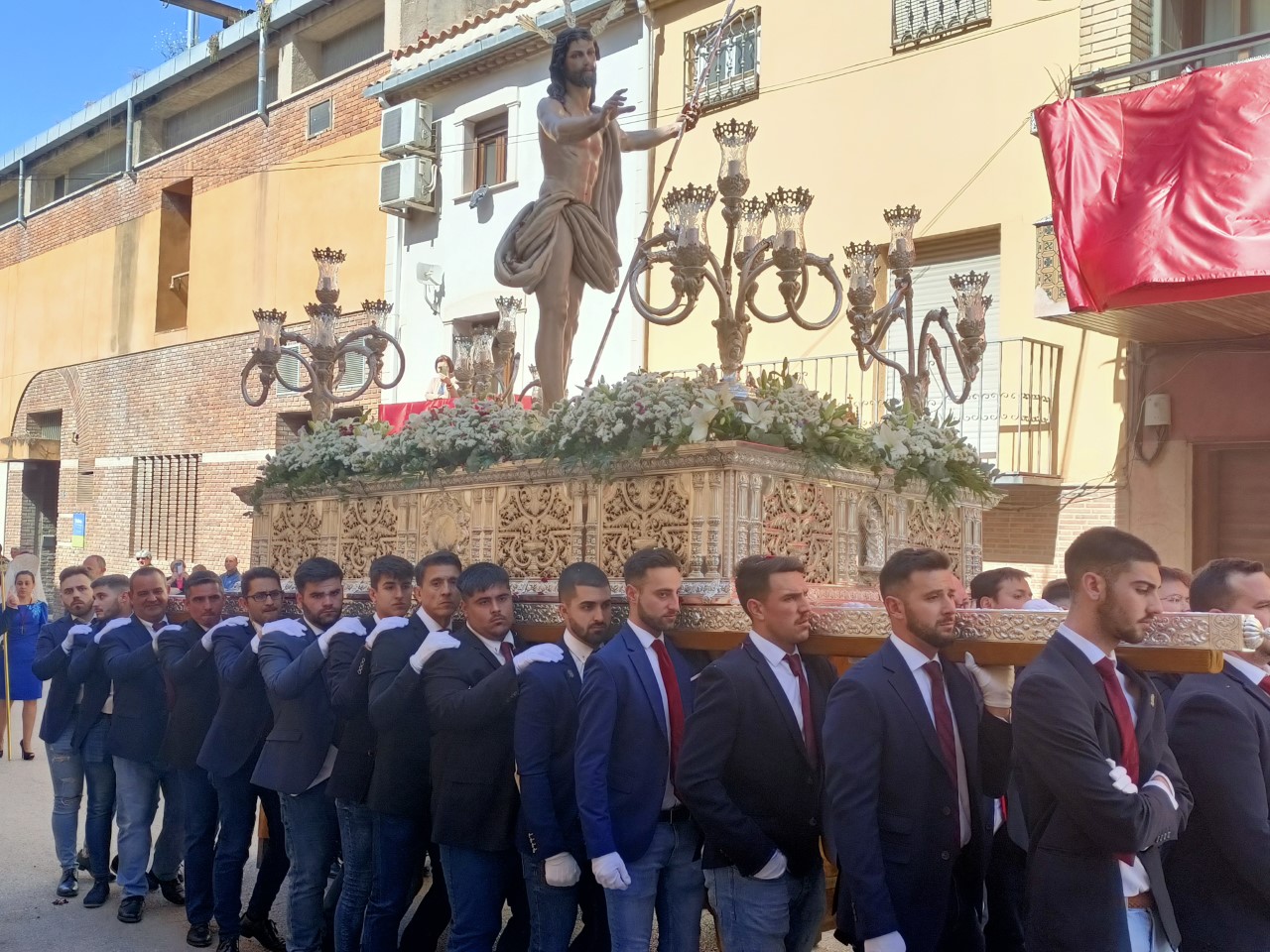 GLORIOSO DOMINGO DE RESURECCIÓN EN VILLANUEVA DEL ARZOBISPO (II)